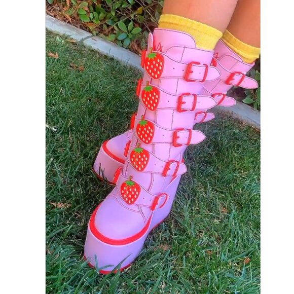 YRU Dune Strawberry Platform Boots - Picture 2 of 9